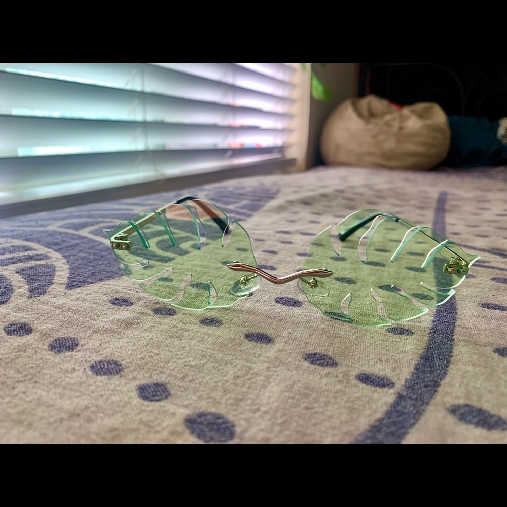 Leaf Shaped Rimless Fashion Sunglasses 🌿